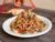 Wok de tallarín salteado de carne.